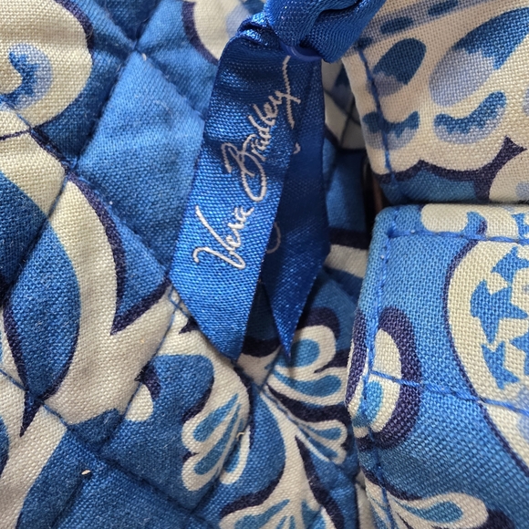 Vera Bradley Blue and White Floral Bag - Picture 6 of 11